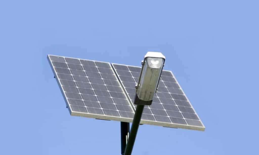 U Španjolskoj razvijene ulične lampe koje koriste solar i vjetar za rasvjetu