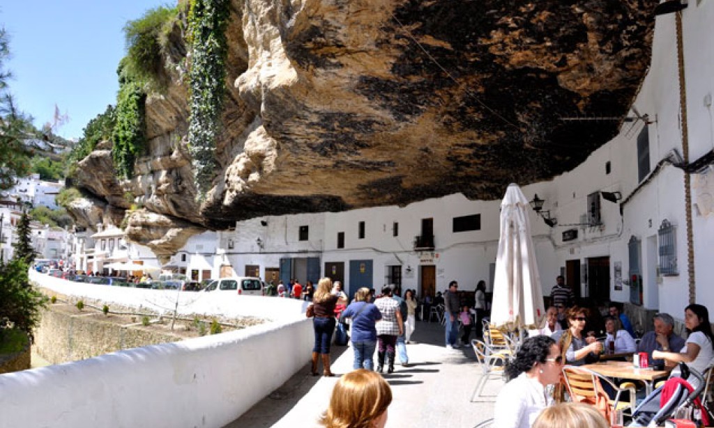 Setenil de las Bodegas: Grad ispod stijena