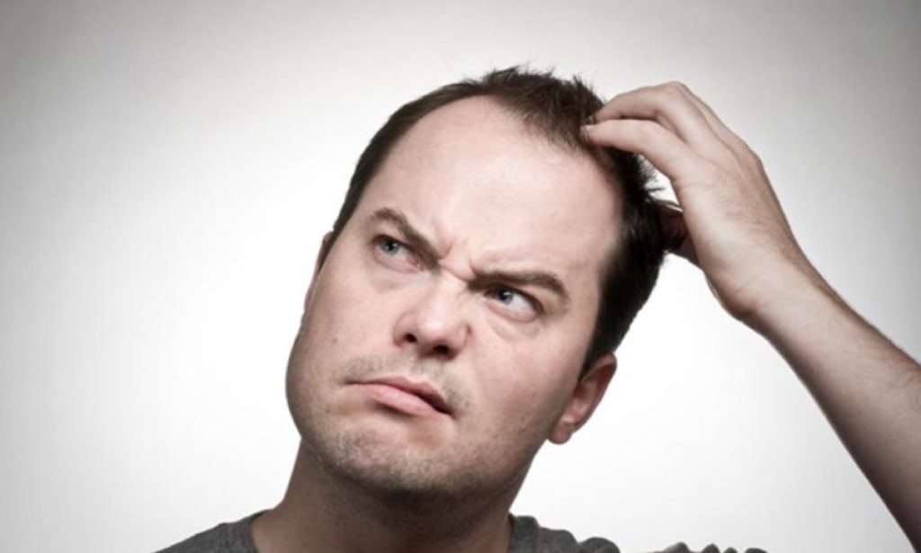 Zašto često kad razmišljamo češemo glavu?