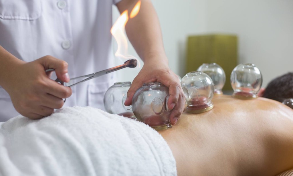 Nauka objašnjava 5 stvari koje se događaju vašem tijelu kada radite hidžamu