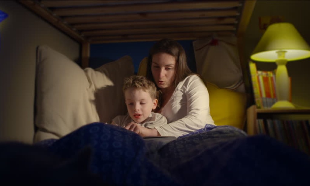 Evo zašto su priče za laku noć veoma važne, i kako da izaberete najbolju