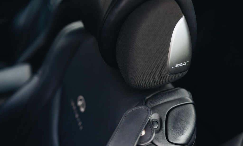 NEKA VOŽNJA OD SADA BUDE UDOBNIJA I LAGODNIJA –  NABAVI AUTO-ZVUČNIKE