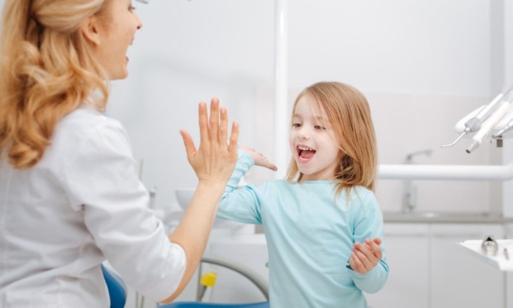 Kada prvi put treba odvesti dete kod zubara?