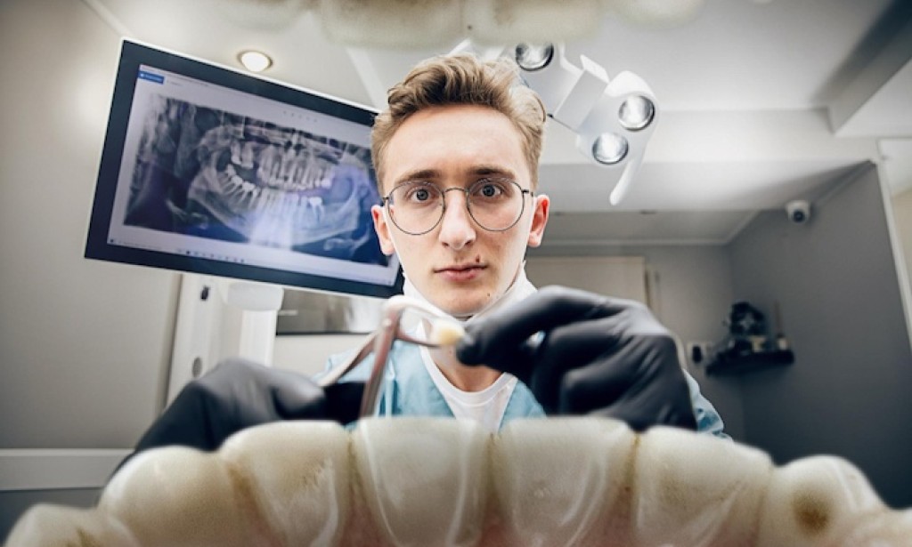 Redovna briga o zubima umanjuje primenu zubnih navlaka