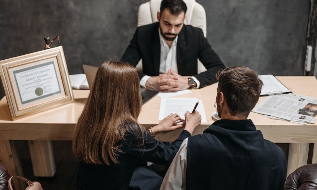 Kako se izboriti sa pravnom papirologijom bez nerviranja?