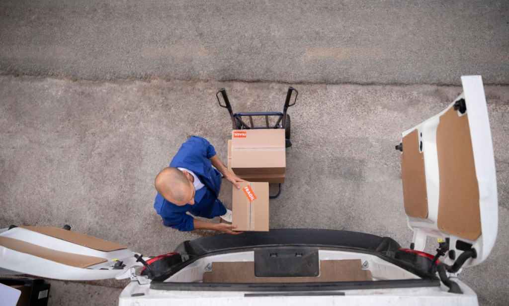 Bez stresa i napora: Kamion za selidbe kao ključni faktor uspešne tranzicije u novi dom