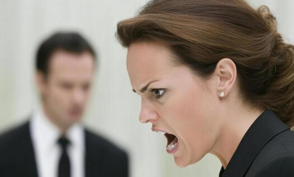 VELIKA ANALIZA KONTRADIKCIJE: Zašto su 'Ugrožene' Žene Najveća Opasnost za Sebe Same? Globalni Rat za Autenticnost